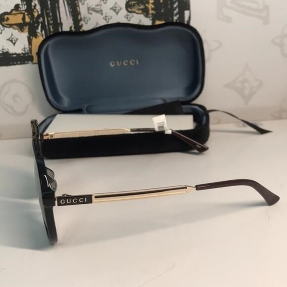 New Authentic Gucci Black Sunglasses with Green Lenses GG0829SA 002 - Picture 7 of 11